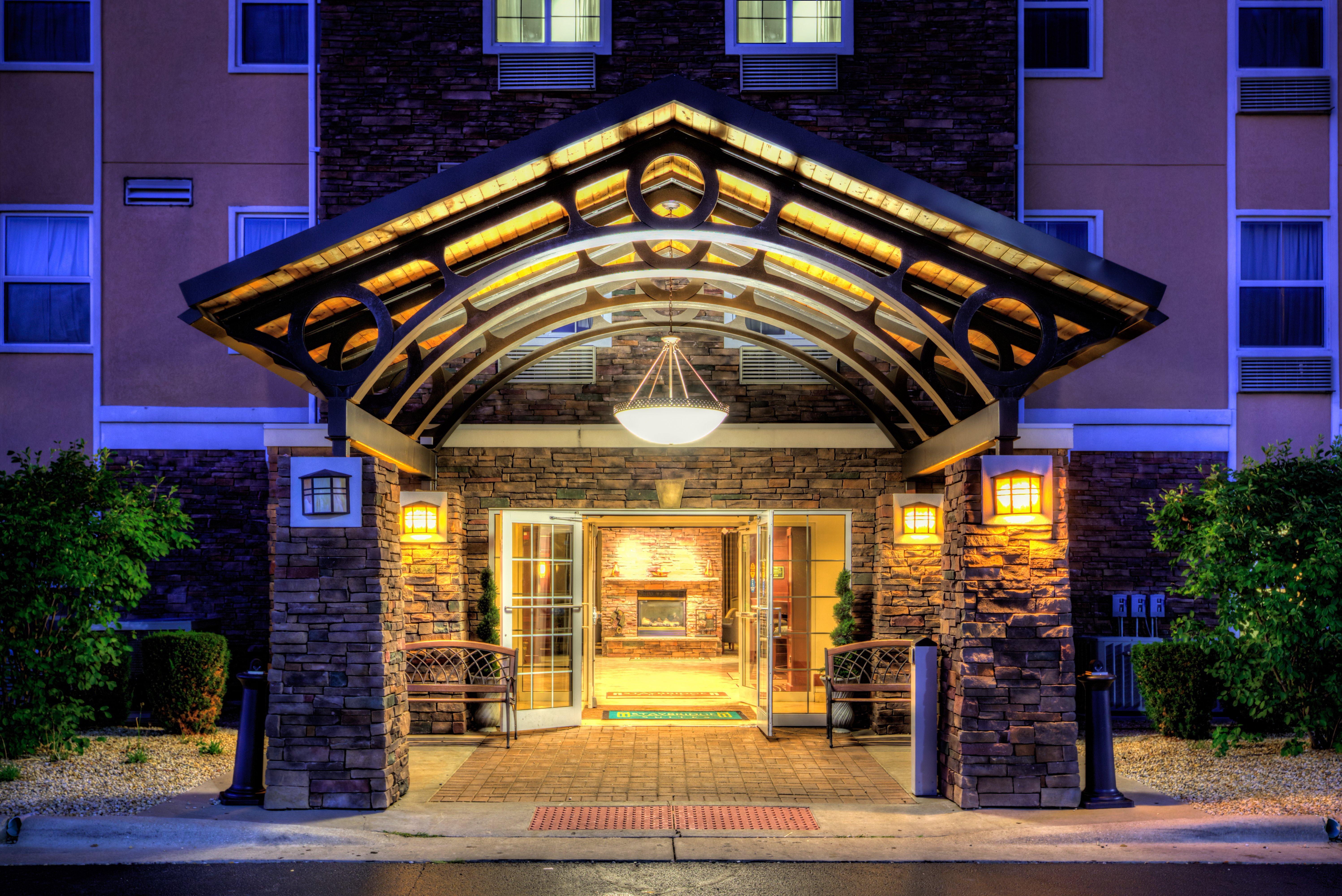 Staybridge Suites Rockford By Ihg Eksteriør billede