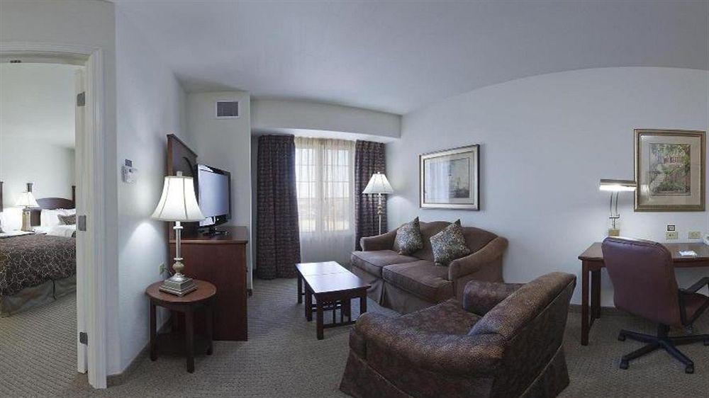 Staybridge Suites Rockford By Ihg Eksteriør billede